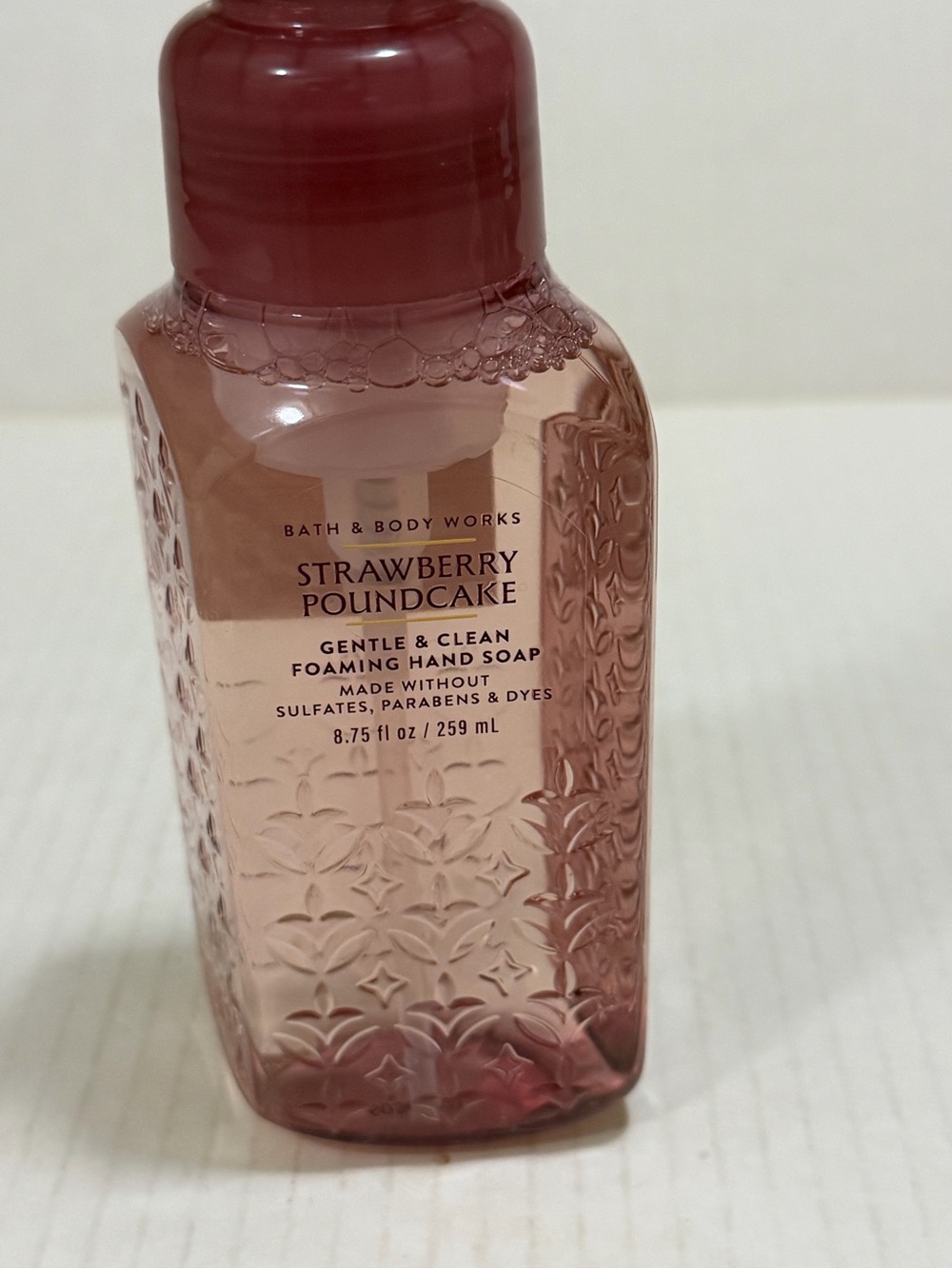 Bath & Body Works Pink Strawberry Poundcake Foaming Hand Soap - Picture 2 of 3